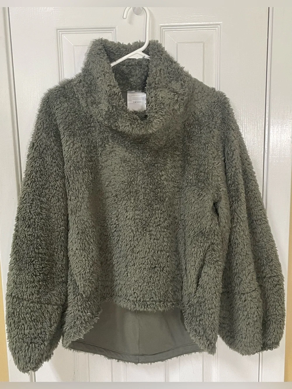 Lululemon Warm Restore Sherpa Pullover Women’s Medium Large Army Green Fleece